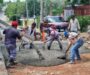 REFUERZA AYUNTAMIENTO DE COSOLEACAQUE TRABAJOS DE BACHEO PARA MEJORAR LA MOVILIDAD.